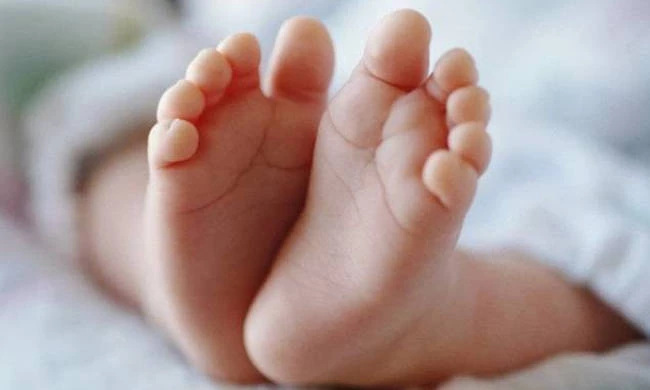 Κρήτη: Η ανατριχιαστική κίνηση που έκανε ληστής στο μωρό του όταν κοιμόταν (εικόνες)